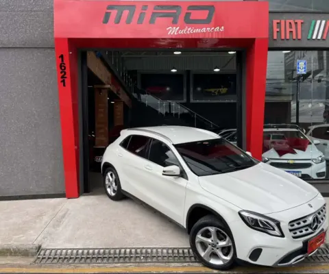 Mercedes-Benz GLA 200 1.6 CGI FLEX ADVANCE 7G-DCT
