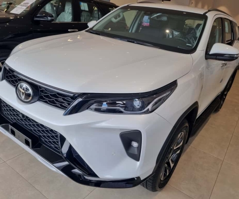 TOYOTA HILUX SW4 2.8 SRX PLATINUM TURBO 4X4 4P