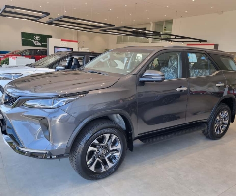 TOYOTA HILUX SW4 2.8 SRX PLATINUM TURBO 4X4 4P