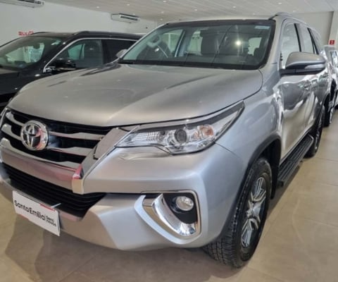 TOYOTA HILUX SW4 2.7 SR 4X2 16V 4P