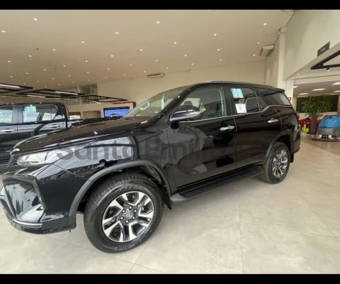 TOYOTA HILUX SW4 2.8 SRX PLATINUM TURBO 4X4 4P