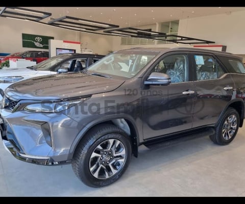 TOYOTA HILUX SW4 2.8 SRX PLATINUM TURBO 4X4 4P