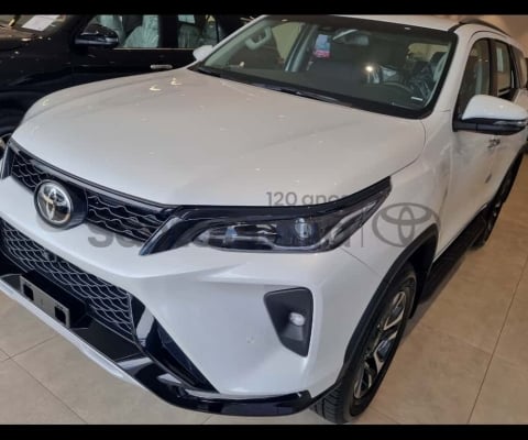 TOYOTA HILUX SW4 2.8 SRX PLATINUM TURBO 4X4 4P