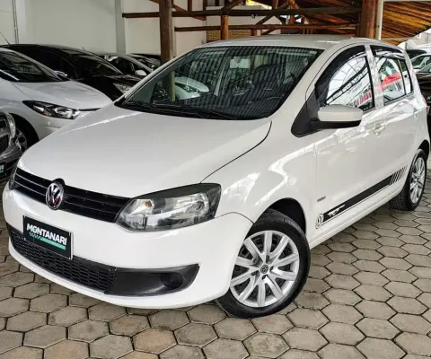 Volkswagen Fox 1.6 Mi Total Flex 8V 5p  - Branca - 2014/2014