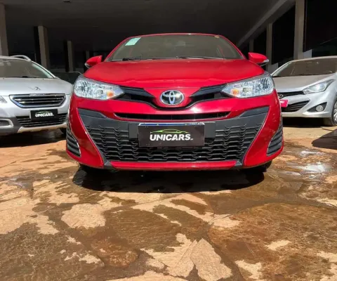 Toyota Yaris HA XL13LIVE - Vermelha - 2021/2022