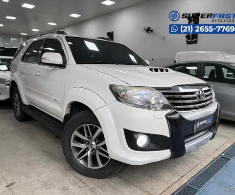 Toyota Hilux sw4 2014 3.0 srv 4x4 7 lugares 16v turbo intercooler diesel 4p automático