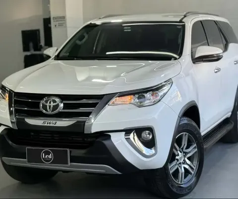 TOYOTA HILUX SW4 SRV 4x2 2.7 Flex 16V Aut.