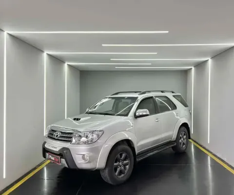 Toyota Hilux sw4 2010 3.0 srv 4x4 7 lugares 16v turbo intercooler diesel 4p automático