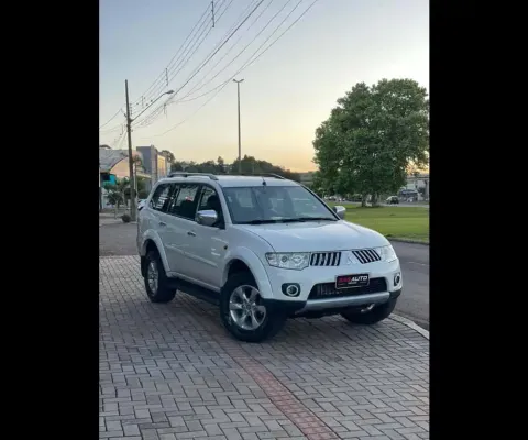 Mitsubishi Pajero MC/ DAKAR 3.2 HPE 4X4 7 LUGAR - Branca - 2013/2013