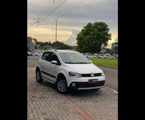 Volkswagen CrossFox 1.6 Mi Total Flex 8V 5p  - Branca - 2012/2013