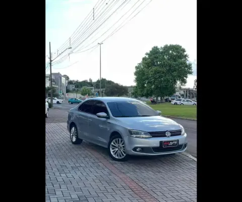 Volkswagen Jetta Highline 2.0 TSI 16V 4p Tiptronic  - Prata - 2011/2012