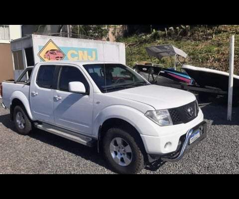 Nissan Frontier  XE CD 4x2 2.5 TB Diesel - Branca - 2011/2011