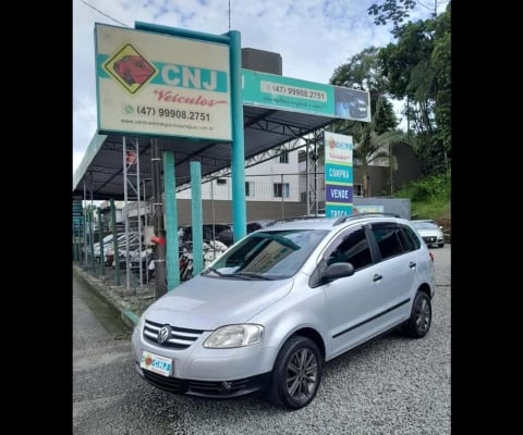 Volkswagen SpaceFox Trendline 1.6 Completa Flex - Prata - 2008/2008
