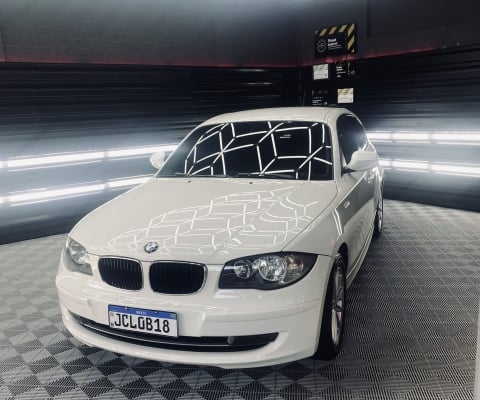 BMW 118, branca , impecável 
Toda revisada, pneus excelentes.
