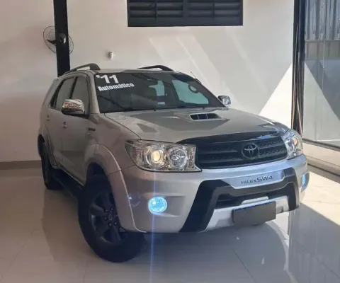 Toyota Hilux sw4 2011 3.0 srv 4x4 7 lugares 16v turbo intercooler diesel 4p automático