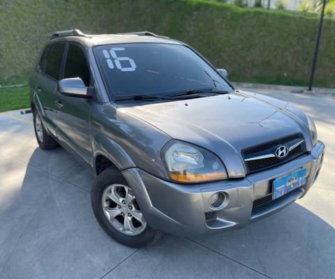 Hyundai Tucson 2016 2.0 mpfi gls base 16v 143cv 2wd flex 4p automático