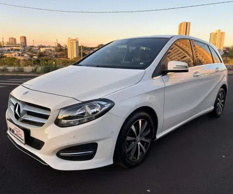 Mercedes-Benz Mercedes  B 200  2016 - Branca - 2015/2016