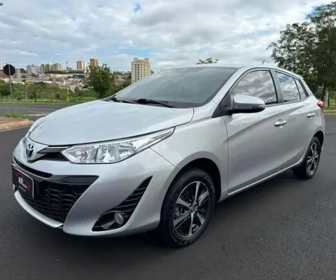 Toyota Yaris HB XS 15 AT 2020 - Prata - 2019/2020
