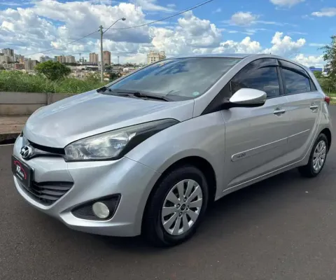 Hyundai HB20 1.6 Confort 2014 - Prata - 2014/2014