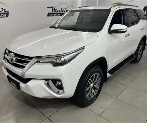 Toyota HILUX SW4 2.8 SRX 4X4 16V TURBO INTERCOOLER DIESEL 4P AUTOMÁTICO