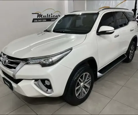 Toyota HILUX SW4 2.8 SRX 4X4 16V TURBO INTERCOOLER DIESEL 4P AUTOMÁTICO