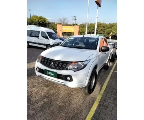 Mitsubishi L200 triton 2023 2.4 16v turbo diesel gl cd 4x4 manual