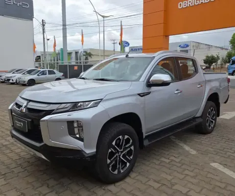 Mitsubishi L200 triton 2023 2.4 16v turbo diesel sport hpe-s cd 4p 4x4 automático
