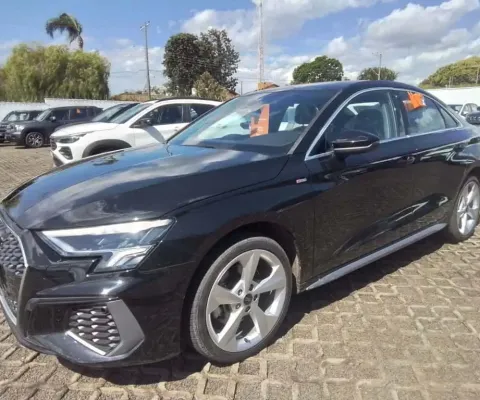 Audi A3 2024 2.0 40 tfsi mhev sedan s line s-tronic