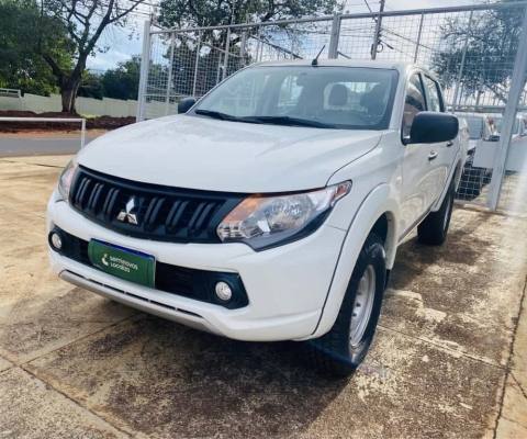 Mitsubishi L200 triton 2023 2.4 16v turbo diesel gl cd 4x4 manual
