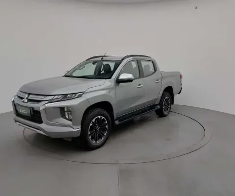 Mitsubishi L200 triton 2023 2.4 16v turbo diesel sport hpe cd 4p 4x4 automático