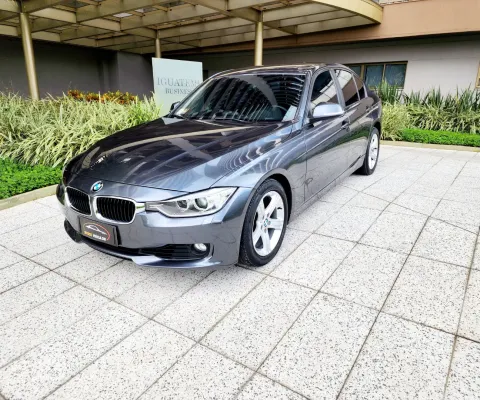 BMW 320 Active Flex 2014 - Baixo km
