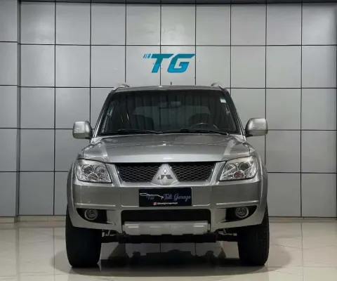 Mitsubishi Pajero TR4 2.0 4X2 16V 140CV FLEX 4P AUTOMÁTICO - Prata - 2012/2013