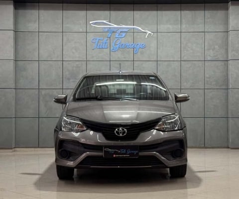 Toyota Etios X Plus Sedan 1.5 Flex 16V 4p Aut.  - Cinza - 2019/2020