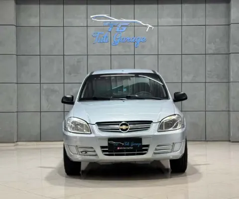 Chevrolet Prisma  Sed. Maxx/ LT 1.4 8V ECONOF. 4p  - Prata - 2008/2009