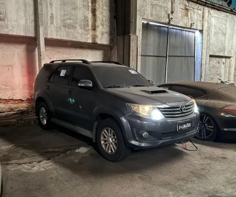 Leilão de Veículo - I/Toyota Hilux SW4 SRV 4X4 - São Paulo/SP