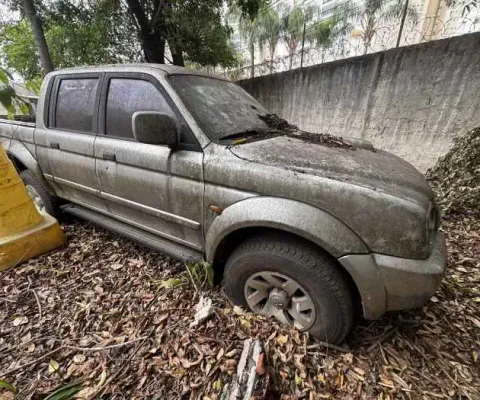 MITSUBISHI L200 SPORT 4X4 HPE 2004 SAO PAULO-SP Ano/Mod: 2003/2004 Cor: Prata