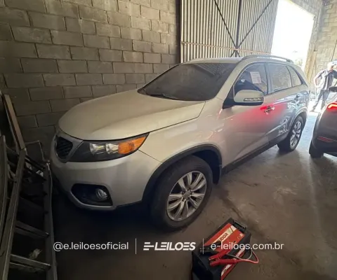 KIA MOTORS SORENTO EX2 2.4G25 2011 CAMPO GRANDE-MS Ano/Mod: 2010/2011 Cor: Prata