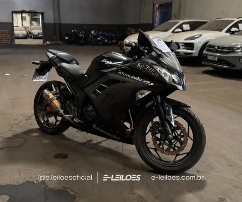 KAWASAKI NINJA 300 2015 PAULINIA-SP Ano/Mod: 2015/2015 Cor: Preto