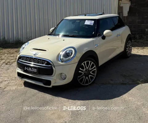 I MINI 2018 SAO PAULO-SP Ano/Mod: 2017/2018 Cor: Branco...