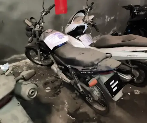 HONDA CG 150 TITAN ESD 2005 LORENA-SP Ano/Mod: 2005/2005 Cor: Azul 