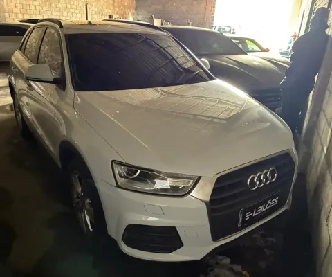 AUDI Q3 1.4TFSI,Na Cor Branca , Gasolina Ano/Mod: 2016/2017
