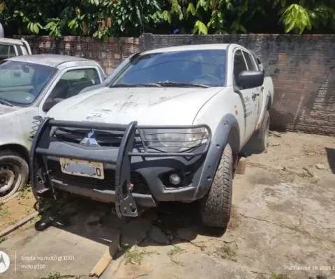 L200 TRITON GL D Marca: MITSUBISHI BRASILIA/DF Ano/Mod: 2017/2018 Cor: Branca