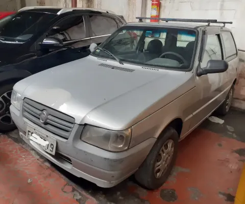 Fiat uno Mille Economy,  ano/modelo 2012/2013, Cor Prata..