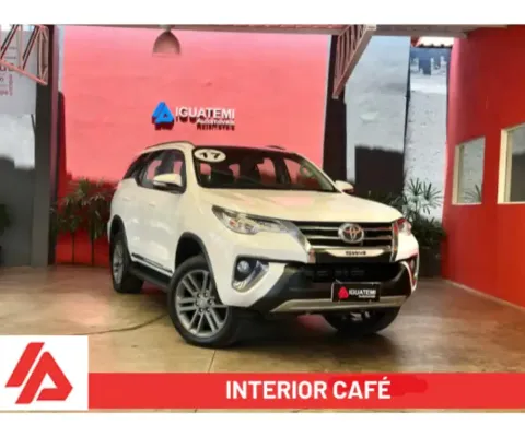 Toyota Hilux sw4 2017 2.7 sr 7 lugares 4x2 16v flex 4p automático