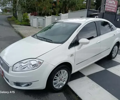 Fiat LINEA ESSENCE Dualogic 1.8 Flex 16V 4p