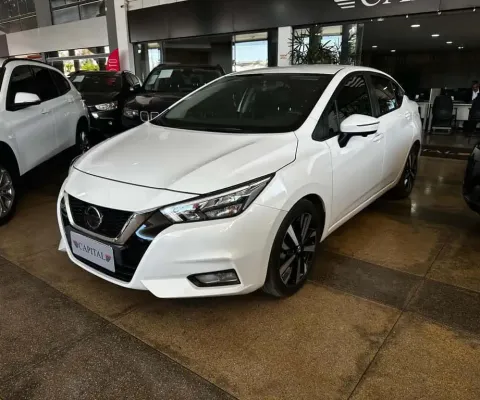 Nissan Versa 1.6 16V FLEX EXCLUSIVE XTRONIC - Branca - 2022/2023