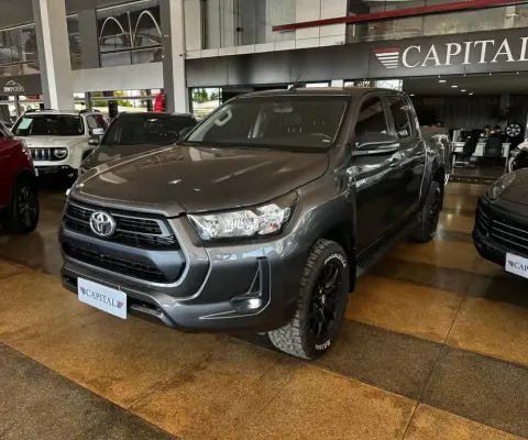 Toyota Hilux 2.8 D-4D TURBO DIESEL CD SR 4X4 AUTOMÁTICO - Cinza - 2023/2024
