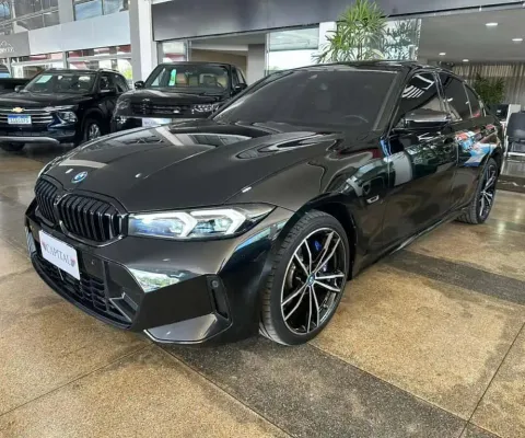 BMW 330e 2.0 16V TURBO HÍBRIDO M SPORT AUTOMÁTICO - Preta - 2023/2024