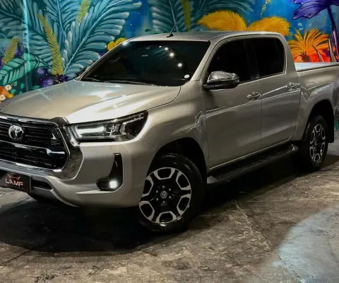 Toyota Hilux /  CDSRXA4FD - Prata - 2023/2024