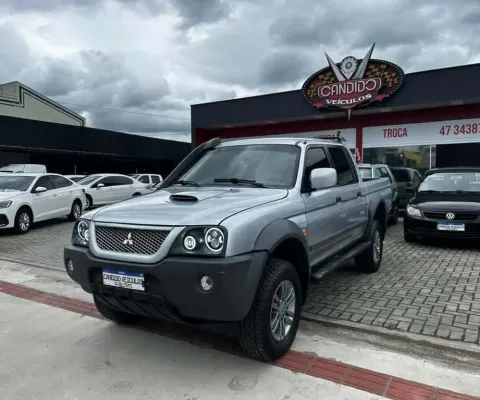 Mitsubishi L200 OUTDOOR HPE 2.5 4x4 CD T.Dies. Aut.